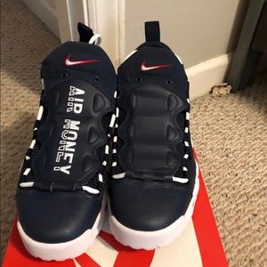 Nike air more uptempo